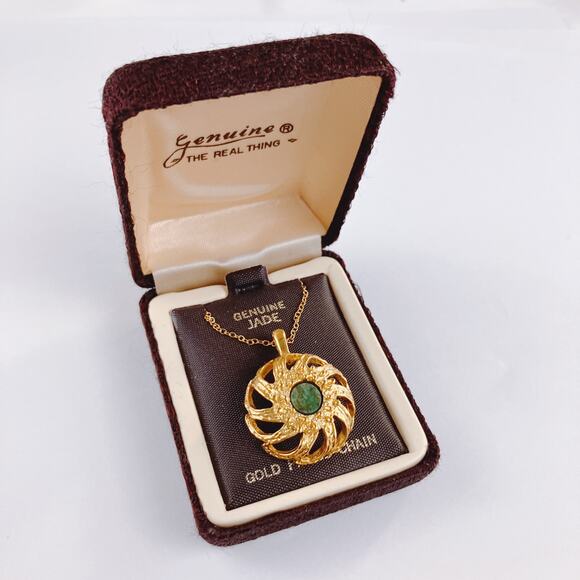 VTG Brutalist Jade Pendant Necklace Gold Filled Chain Medallion Dead Stock Gift - Picture 8 of 13